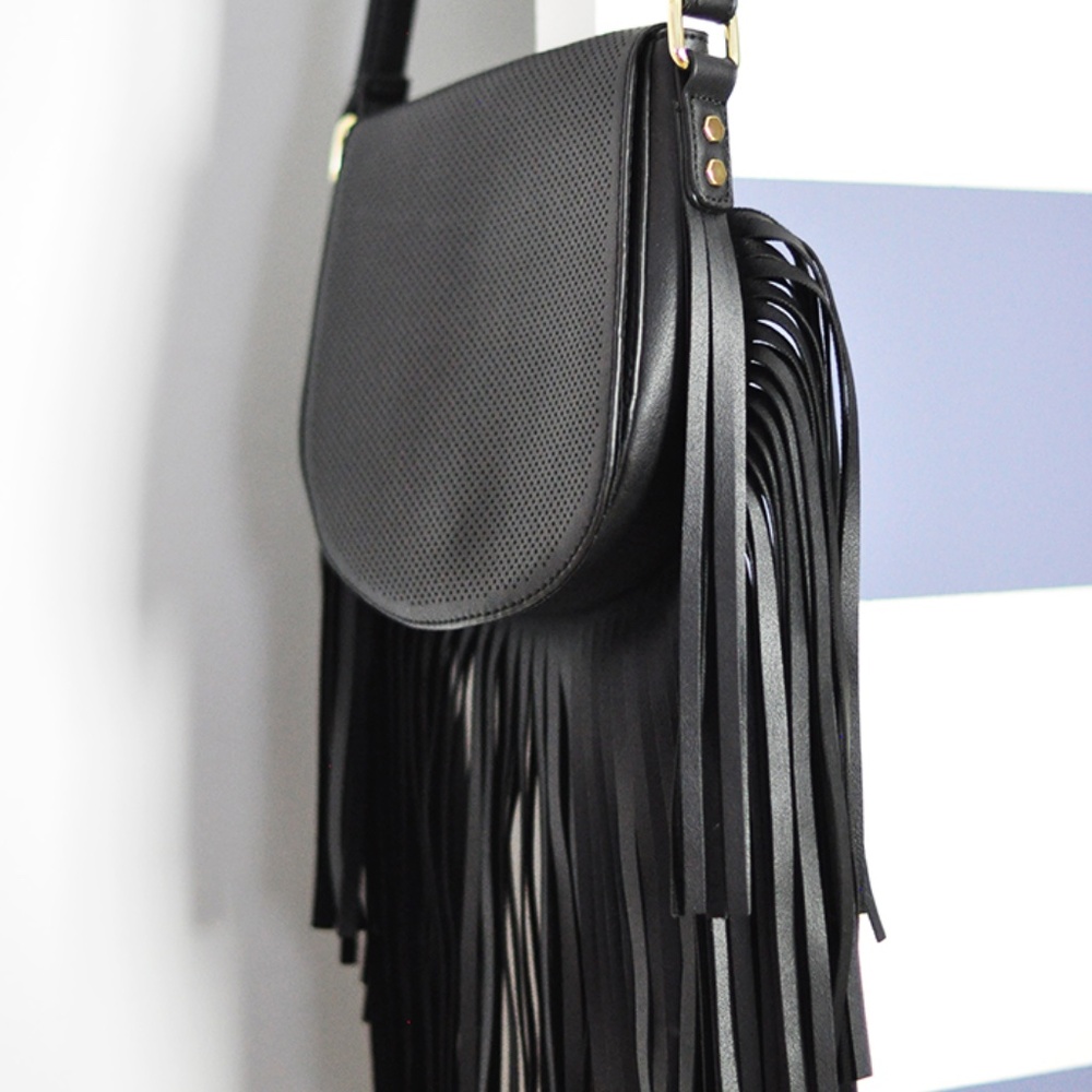 FRINGE SADDLE bag black VEGAN LEATHER shoulder purse BOHO flap bohemian western - Picture 3 of 11